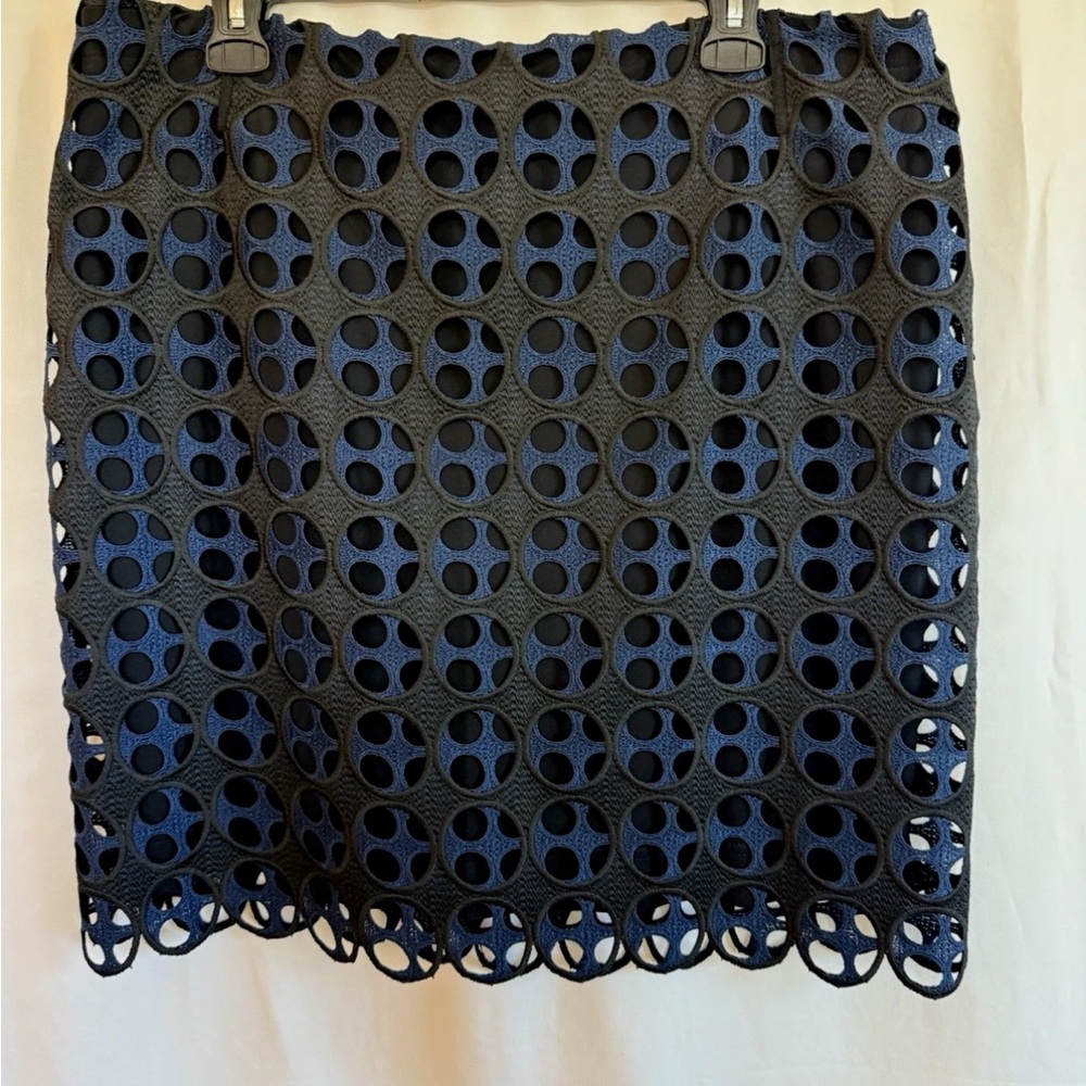 Akris Punto Blue Black Modern Eyelet Skirt - size 14 Extra Large $695 NWT